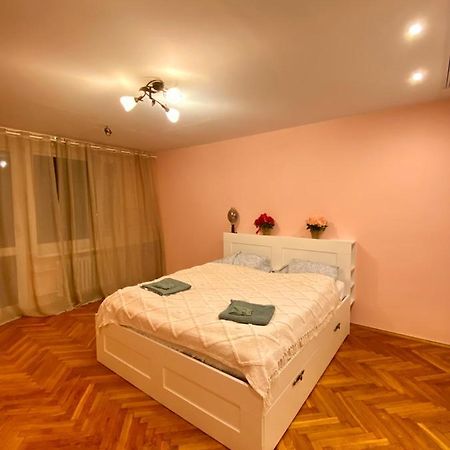 Entire Apartment In A Super Location - Cheap Monthly Rate Krasków Eksteriør bilde