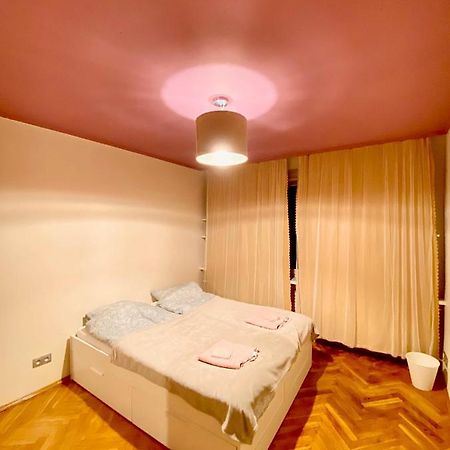 Entire Apartment In A Super Location - Cheap Monthly Rate Krasków Eksteriør bilde