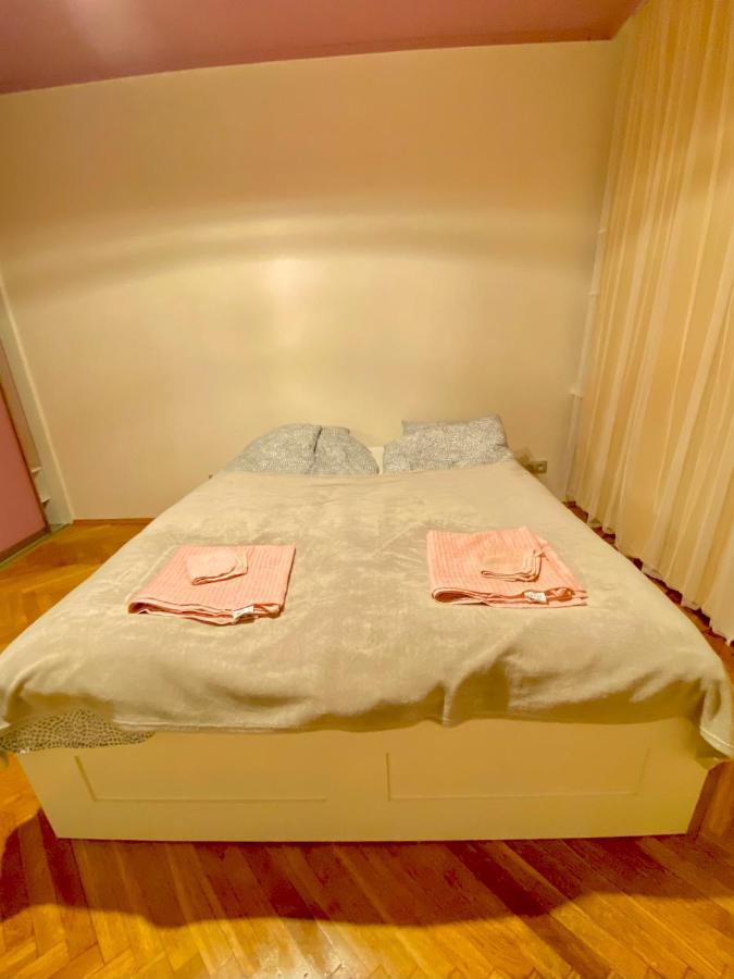 Entire Apartment In A Super Location - Cheap Monthly Rate Krasków Eksteriør bilde